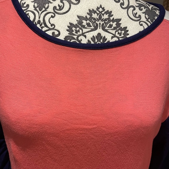 Ladies Tommy Hilfiger tee shirt - Picture 2 of 6